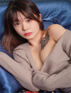 《人妖丝袜》